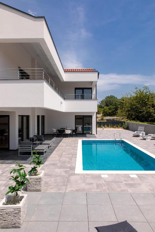 Villa Graefin Malinska Buitenkant foto